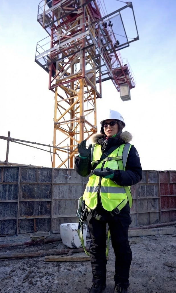 Тэнгэрт "тулсан" ажлын байр: Краны оператор М.Хишигжаргалын бахархал